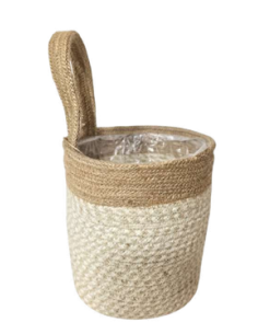 Cesta maceta para colgar a la pared.